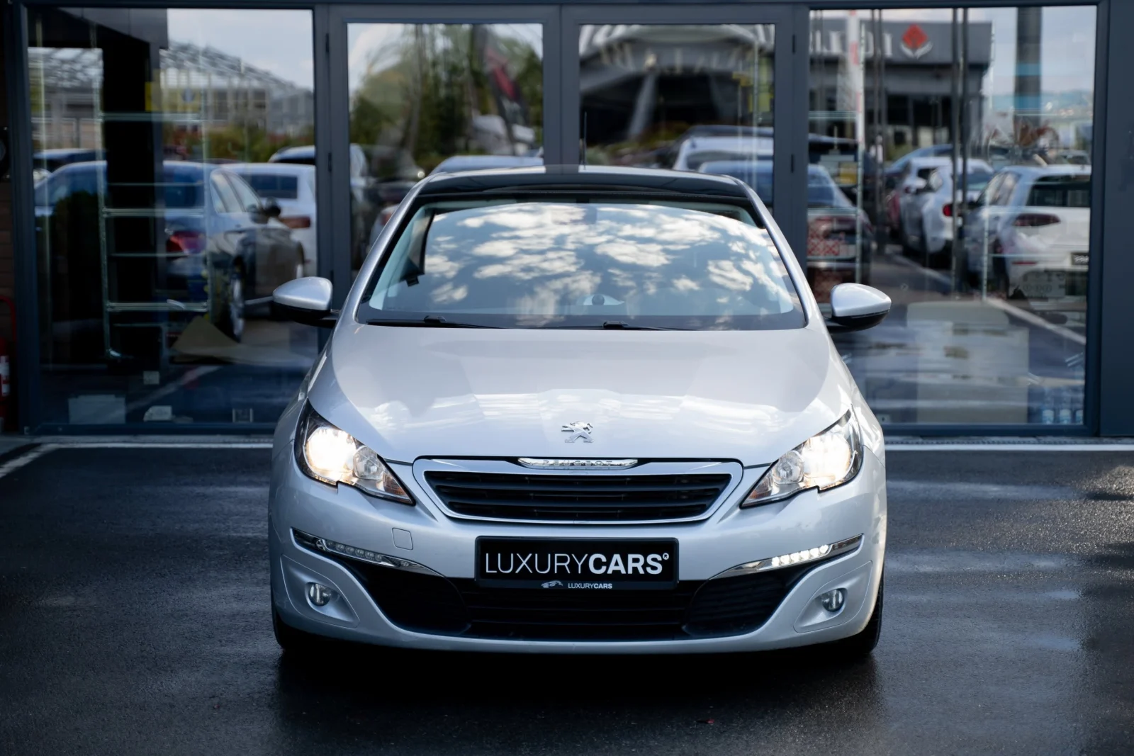 Peugeot 308 (2nd gen), foto 1 nga 10