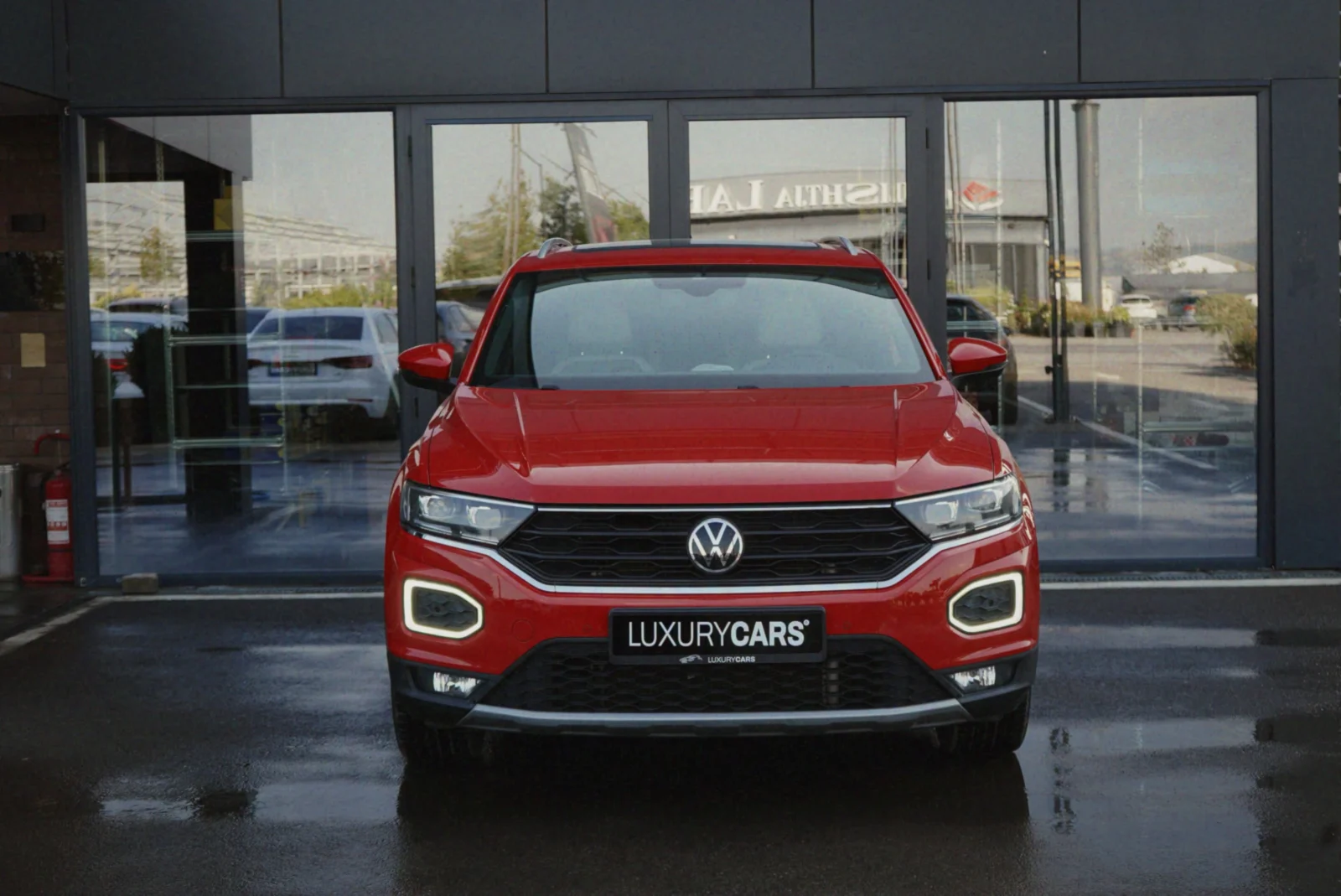 Volkswagen T-Roc, foto 1 nga 10
