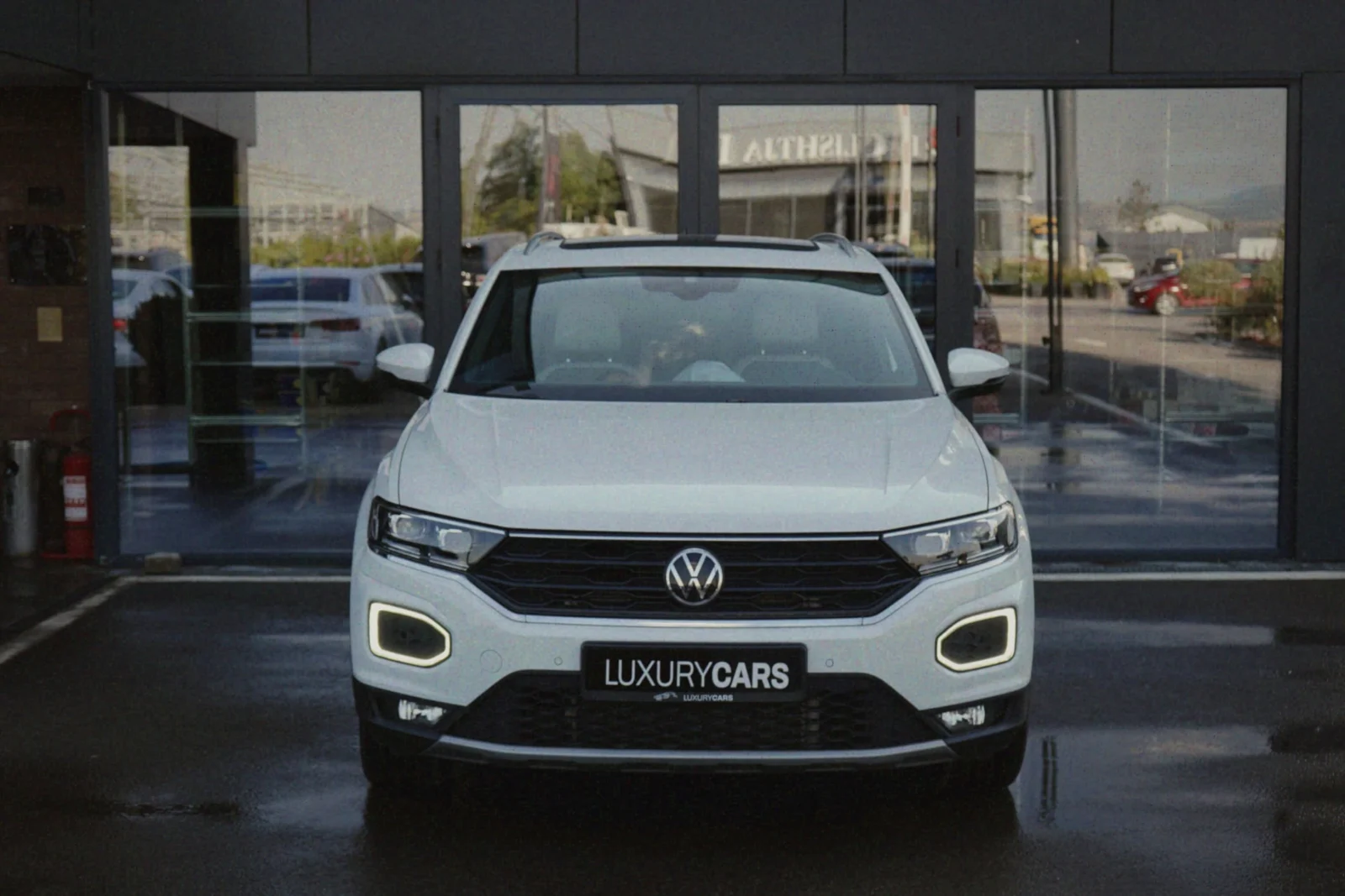 Volkswagen T-Roc, foto 1 nga 10