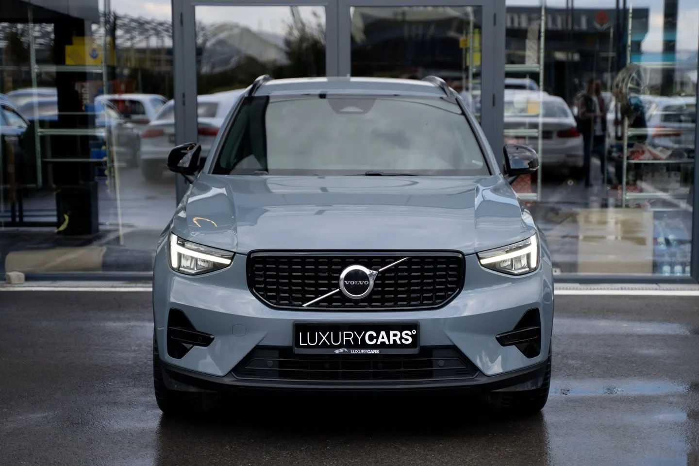 Volvo XC40, foto 1 nga 10
