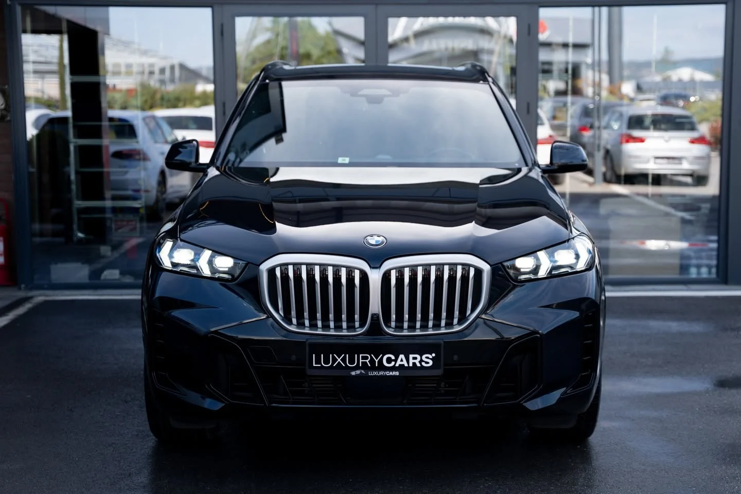 BMW X5M (G05), foto 1 nga 10