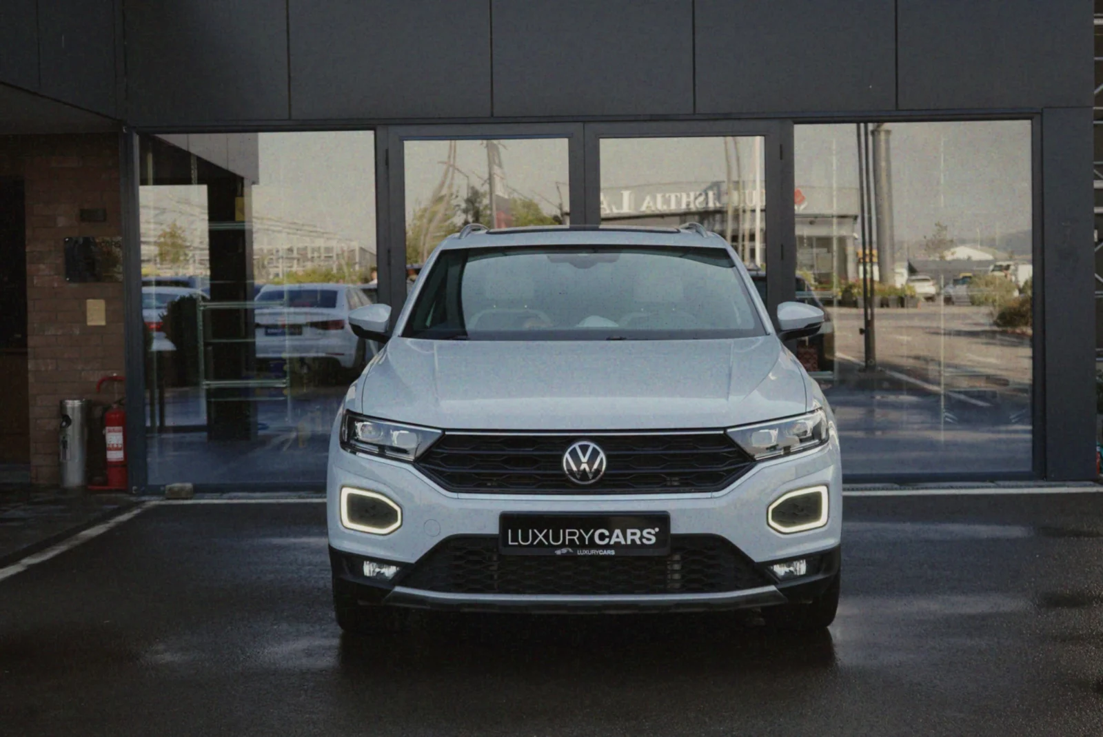 Volkswagen T-Roc, foto 1 nga 6