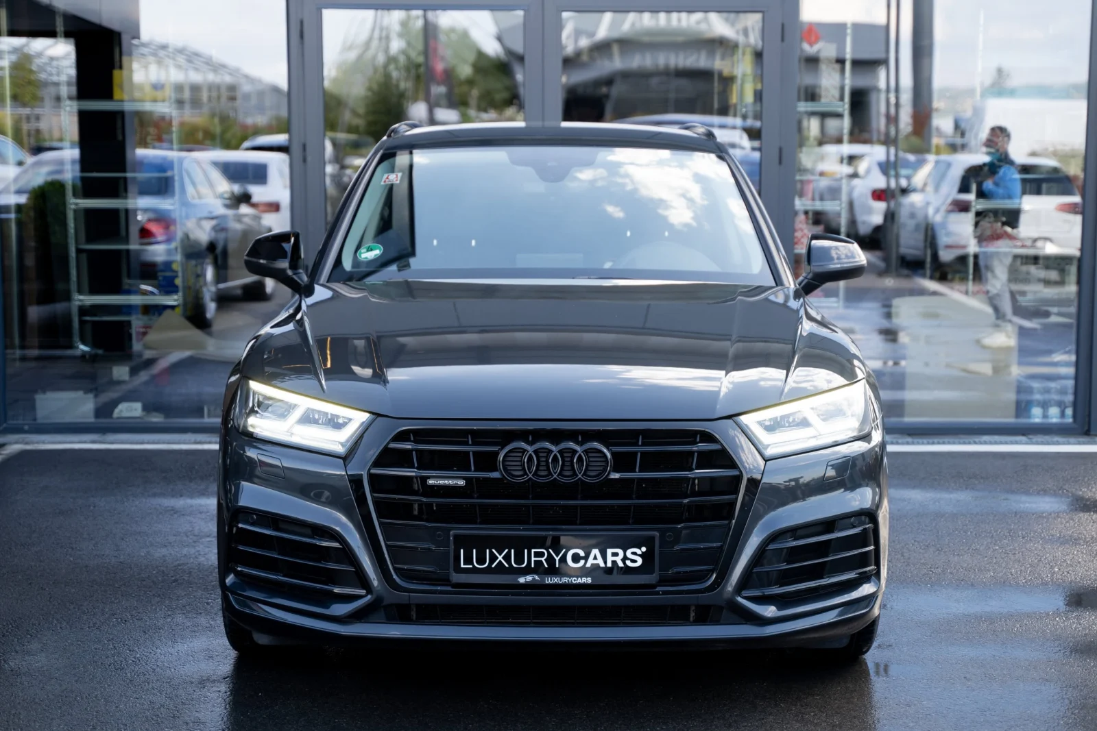 Audi Q5, foto 1 nga 10